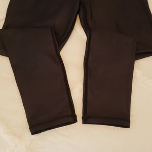 Zyia Light and Tight Capri Leggings 24”